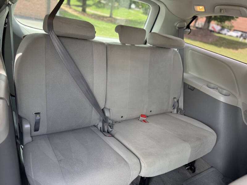 2012 Toyota Sienna Base 7-Passenger