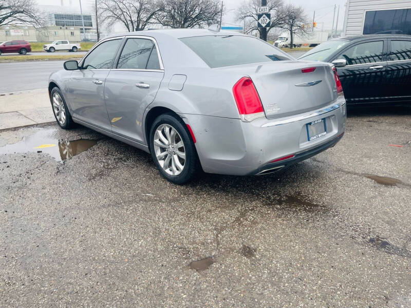 2018 Chrysler 300 Limited