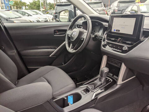 2025 Toyota Corolla Cross LE