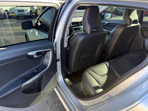 2015 Volvo V60 Cross Country T5