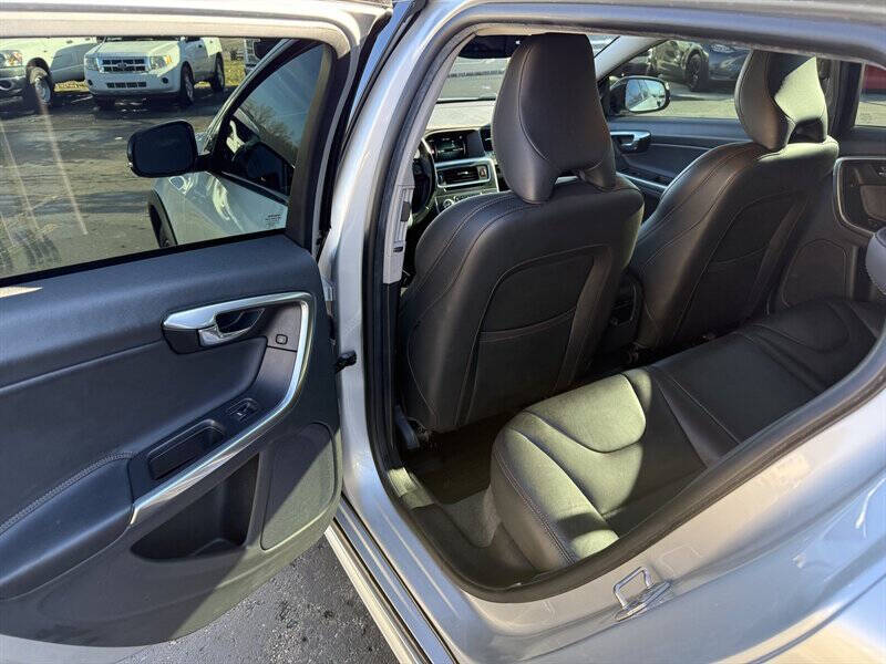 2015 Volvo V60 Cross Country T5