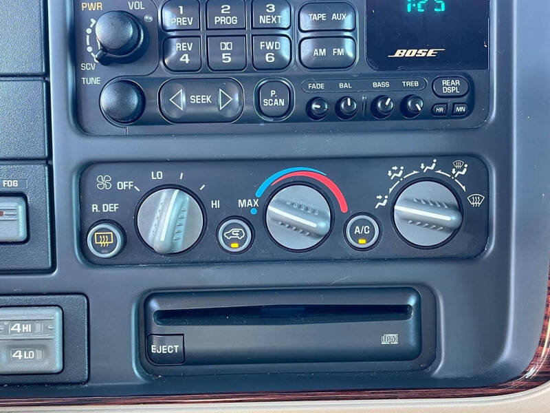 2000 Cadillac Escalade