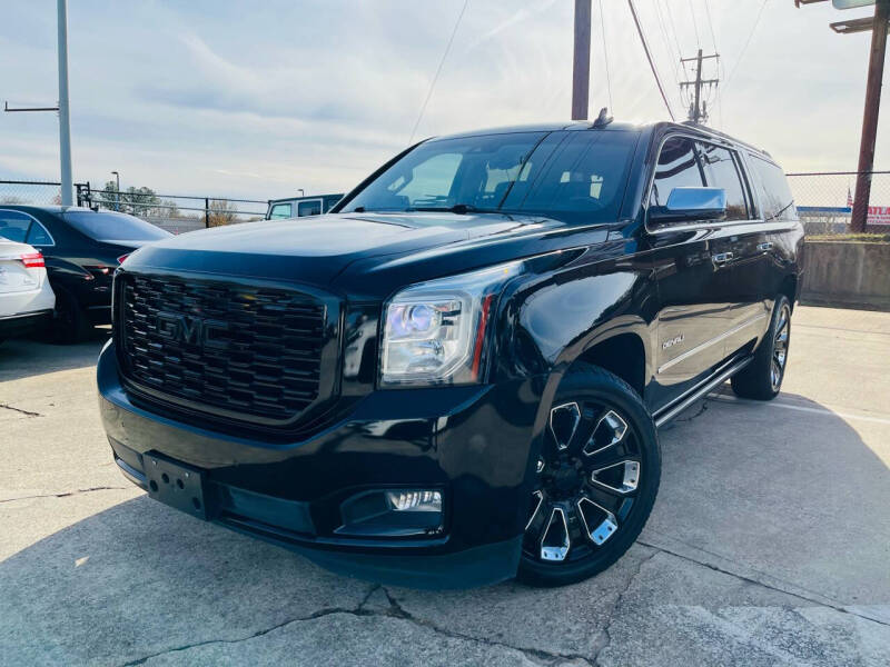 GMC Yukon XL's photo