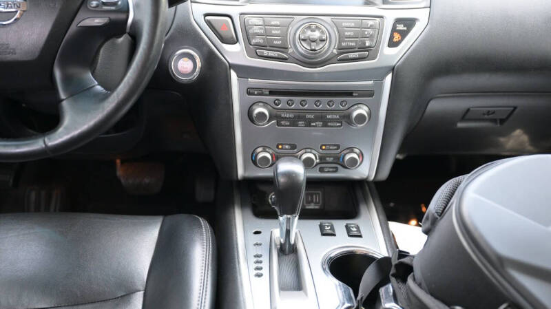 2020 Nissan Pathfinder SL