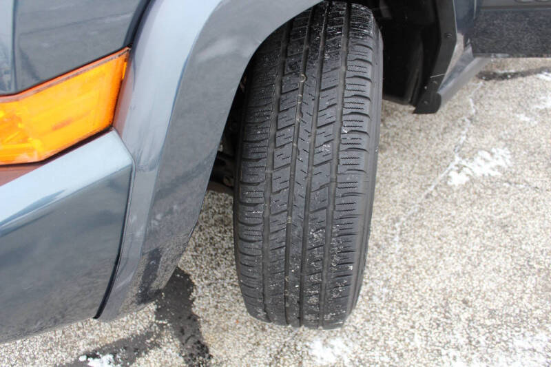 2007 Jeep Commander Sport