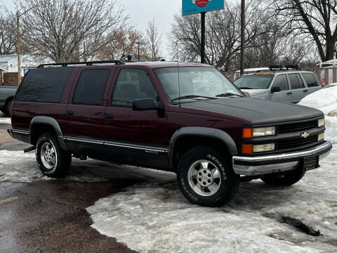 1999 Chevrolet Suburban for sale at World Wide Automotive in Sioux Falls SD