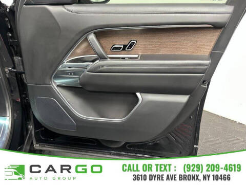 2025 Land Rover Range Rover P400 SE LWB