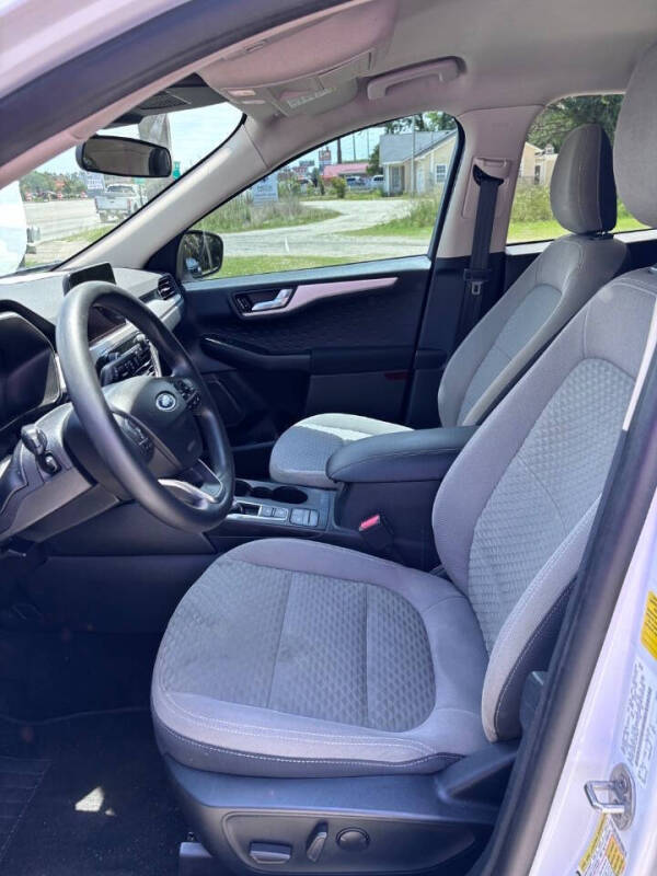 2020 Ford Escape SE