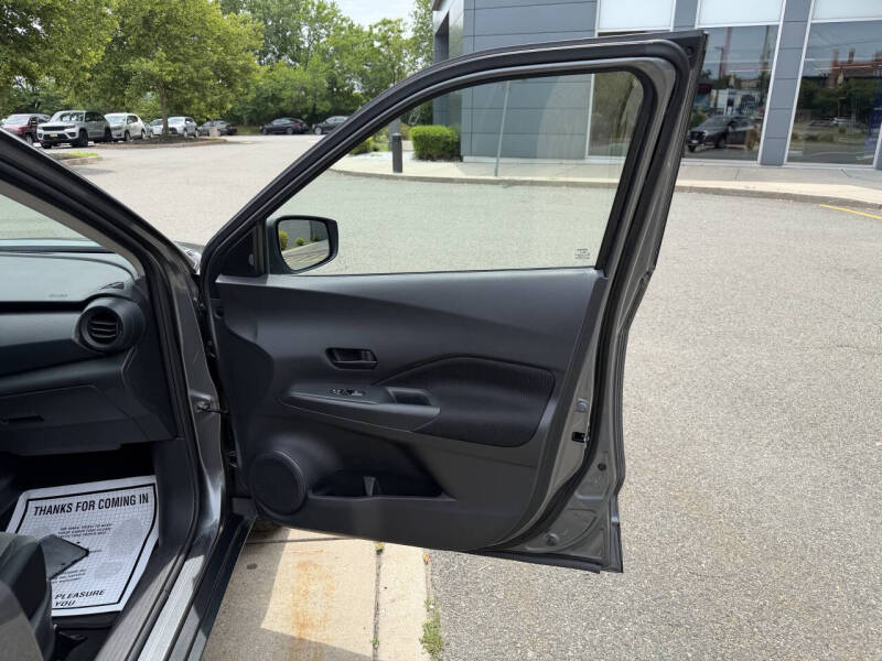 2023 Nissan Kicks S
