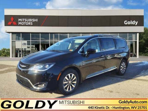 2020 Chrysler Pacifica for sale at Goldy Chrysler Dodge Jeep Ram Mitsubishi in Huntington WV