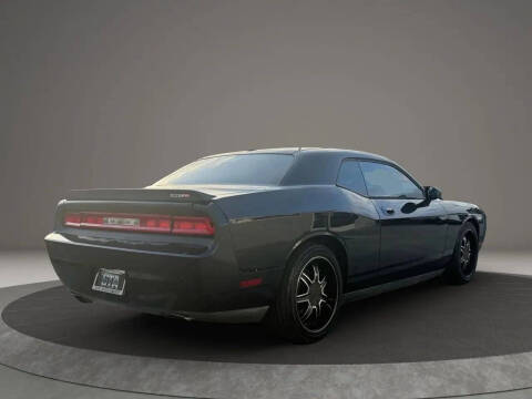 2010 Dodge Challenger SRT8