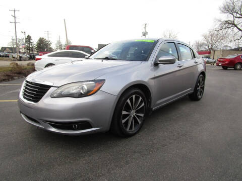 2014 Chrysler 200 for sale at Ideal Auto Sales, Inc. in Waukesha WI