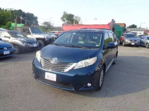 2012 Toyota Sienna XLE 8-Passenger
