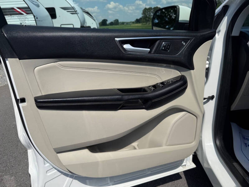 2020 Ford Edge Titanium