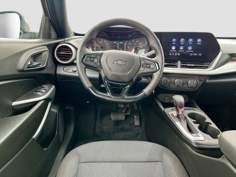 2025 Chevrolet Trax RS