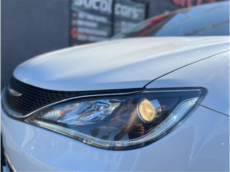 2017 Chrysler Pacifica Touring-L Plus