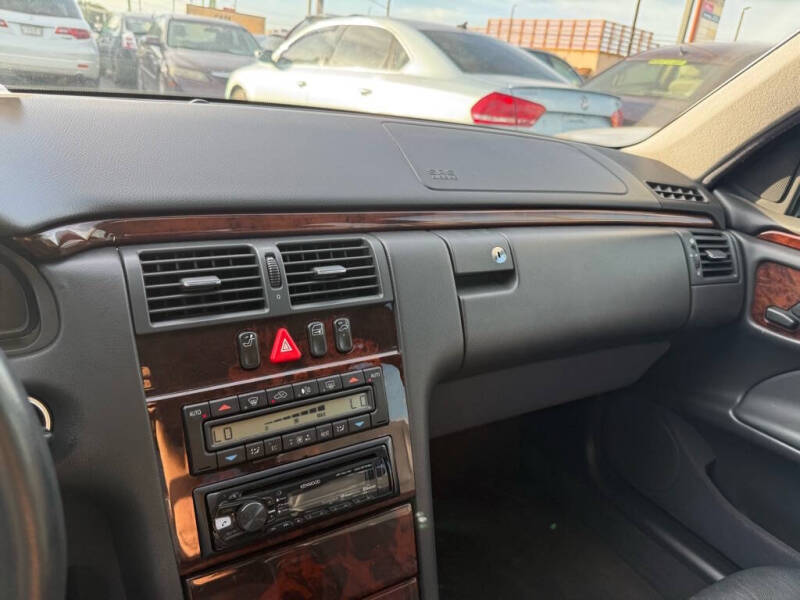 2001 Mercedes-Benz E-Class E 320