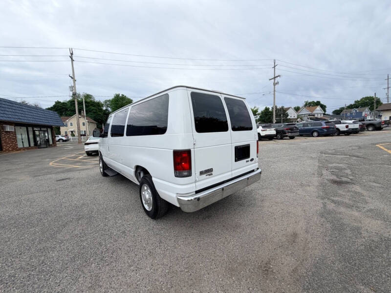 2012 Ford E-Series E-350 SD XLT