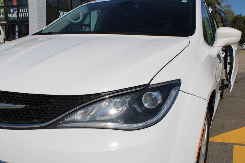 2018 Chrysler Pacifica Touring L Plus