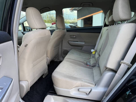 2012 Toyota Prius v Five