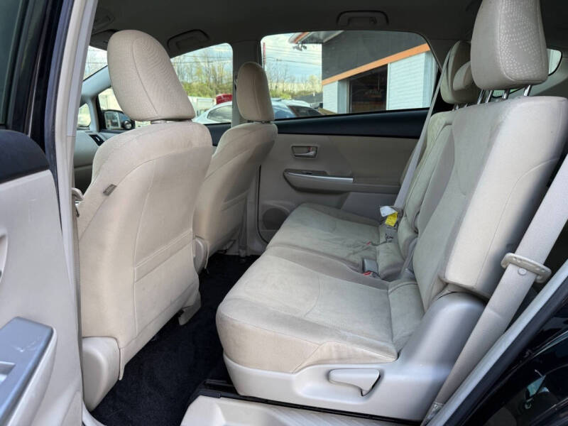 2012 Toyota Prius v Five