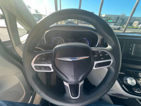 2017 Chrysler Pacifica Touring