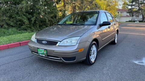 2005 Ford Focus for sale at ALPINE MOTORS in Milwaukie OR