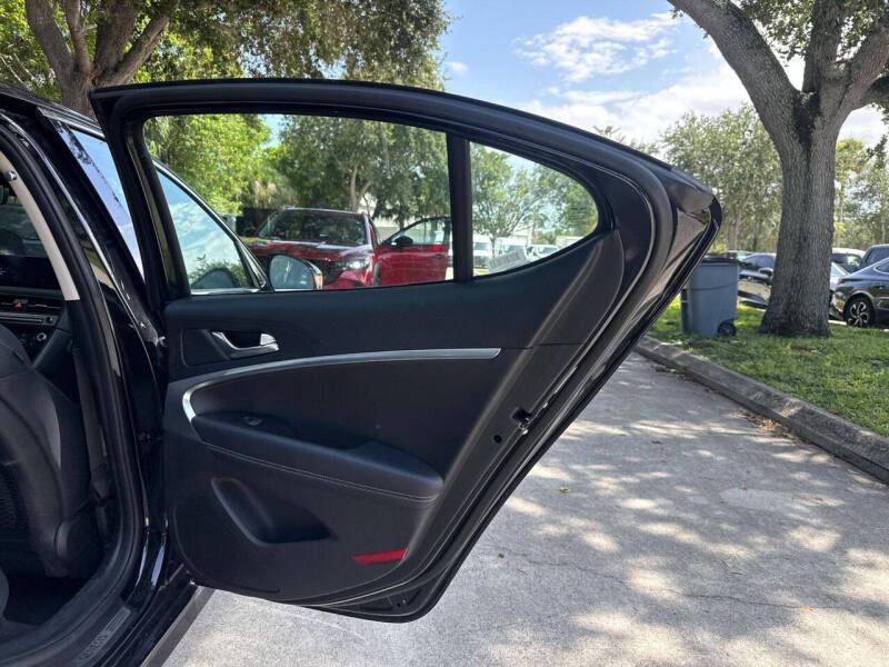 2025 Genesis G70