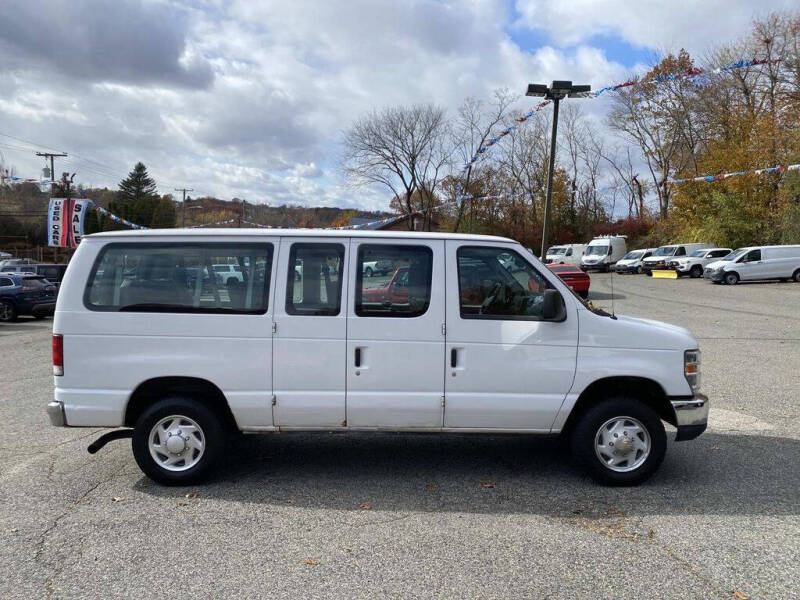 2013 Ford E-Series E-350 SD XLT