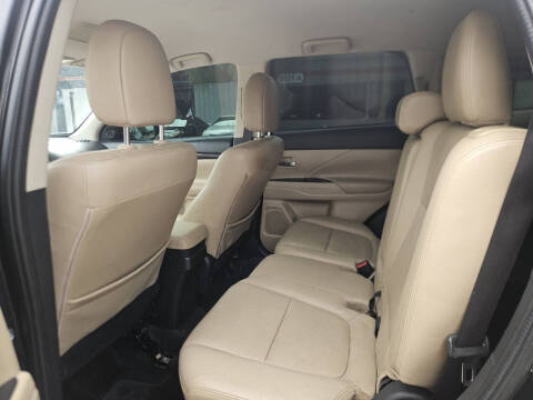 2016 Mitsubishi Outlander SE