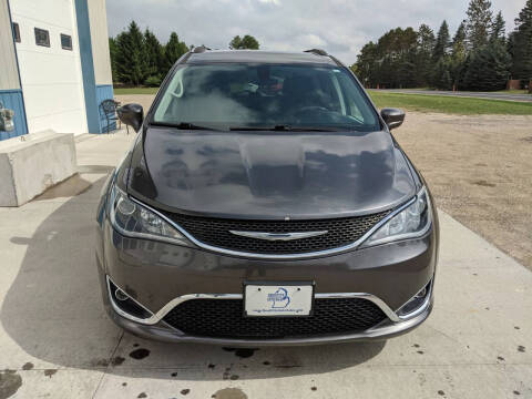 2017 Chrysler Pacifica Touring-L Plus