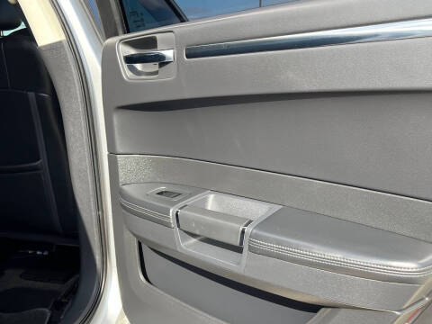 2009 Chrysler 300 SRT-8