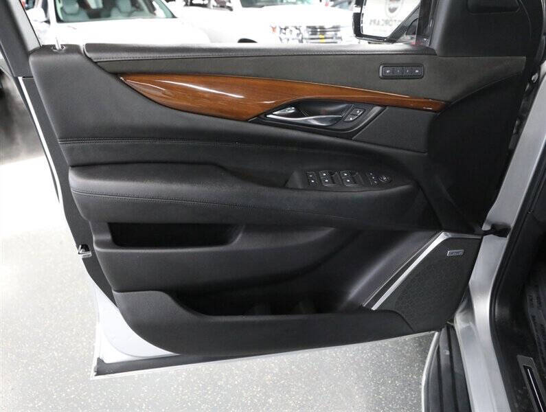 2020 Cadillac Escalade Luxury