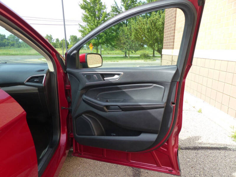 2022 Ford Edge Titanium