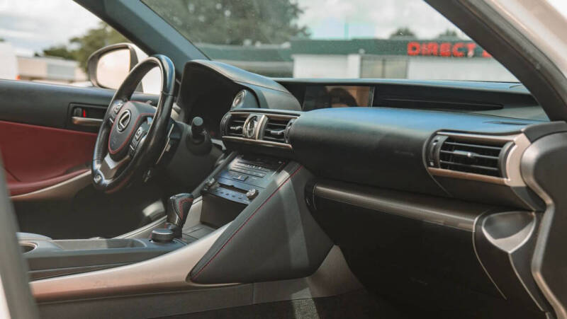 2017 Lexus IS 200t