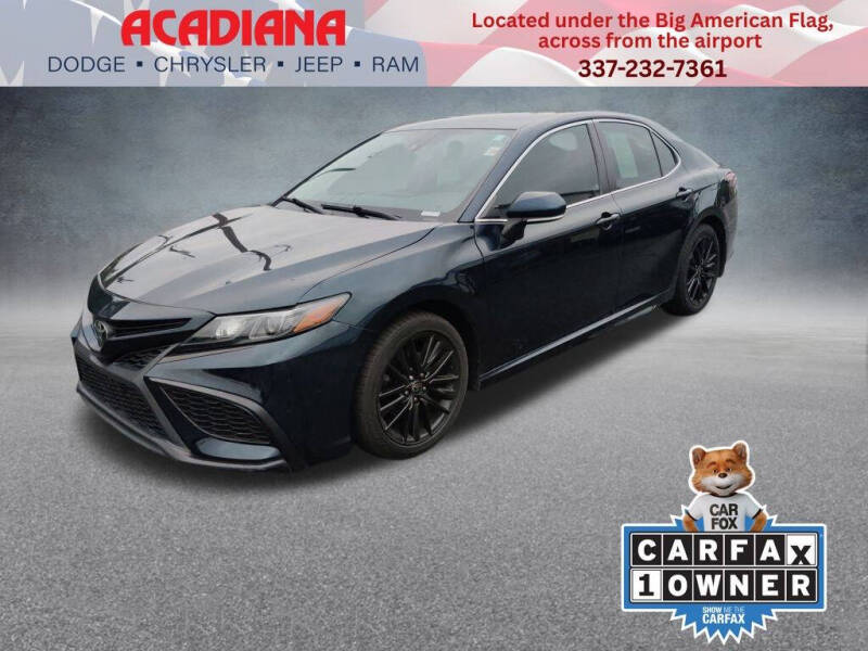 2021 Toyota Camry SE's photo