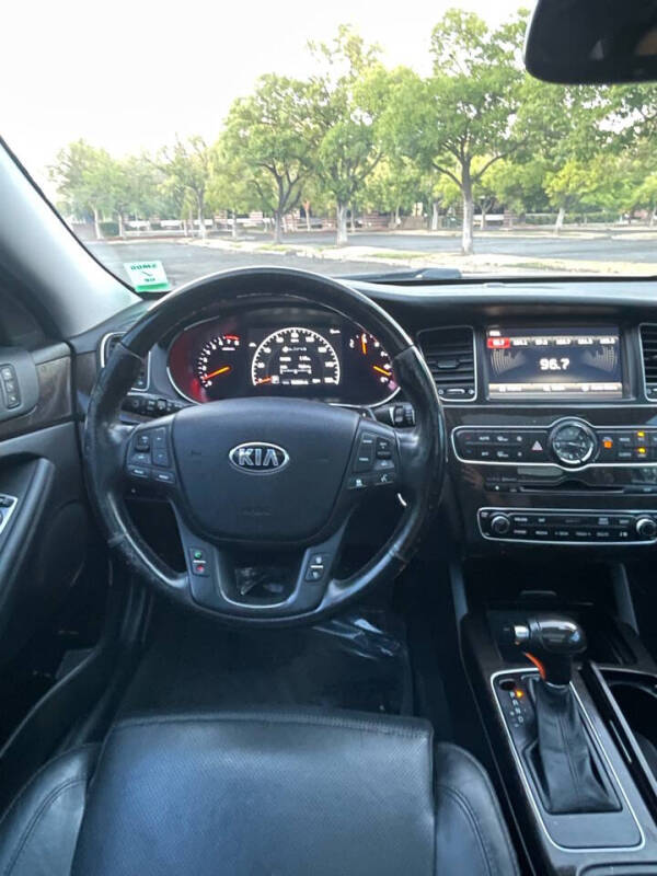 2015 Kia Cadenza Premium photo 10