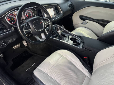 2015 Dodge Challenger SXT Plus