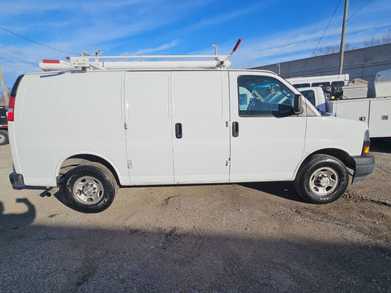 2022 Chevrolet Express 2500