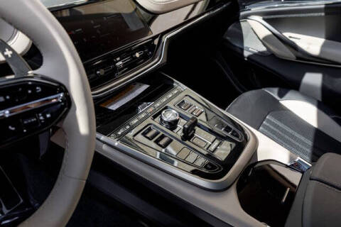 2026 Aston Martin DBX 707