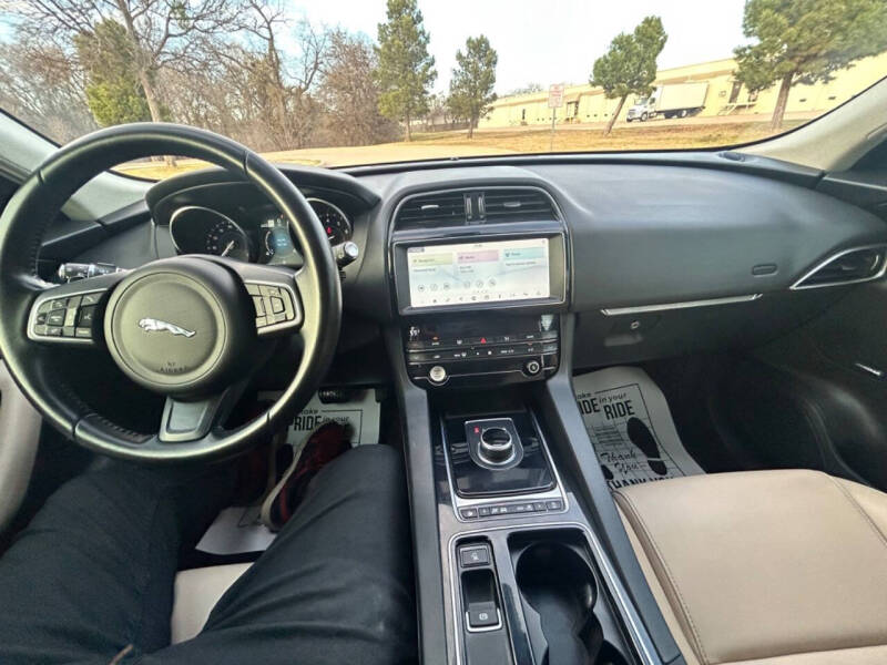 2020 Jaguar F-PACE 25t Premium