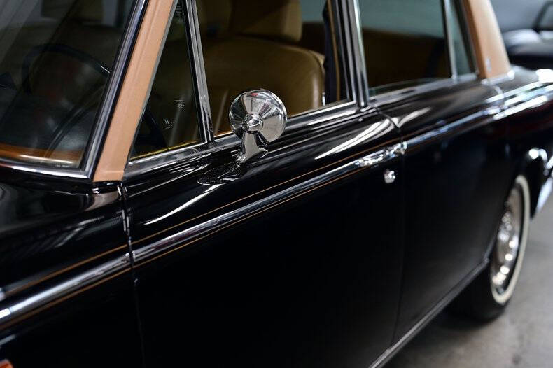 1972 Rolls-Royce SILVER CLOUD LWB