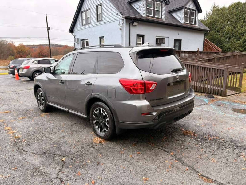 2020 Nissan Pathfinder SV