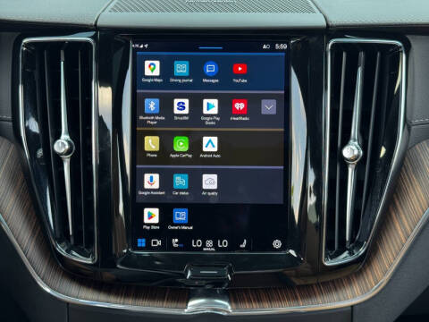 2023 Volvo XC60 B5 Ultimate Bright Theme