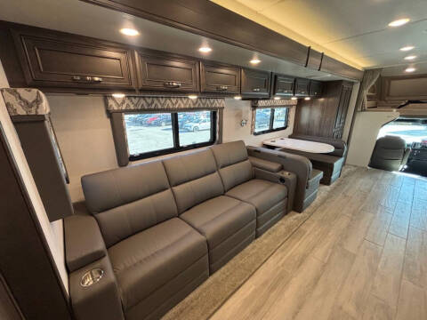2025 Freightliner S2RV Chassis