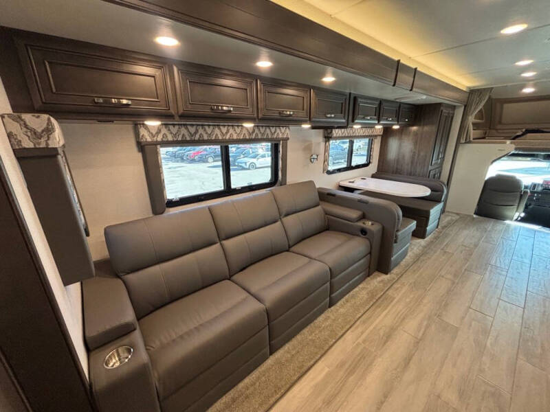 2025 Freightliner S2RV Chassis