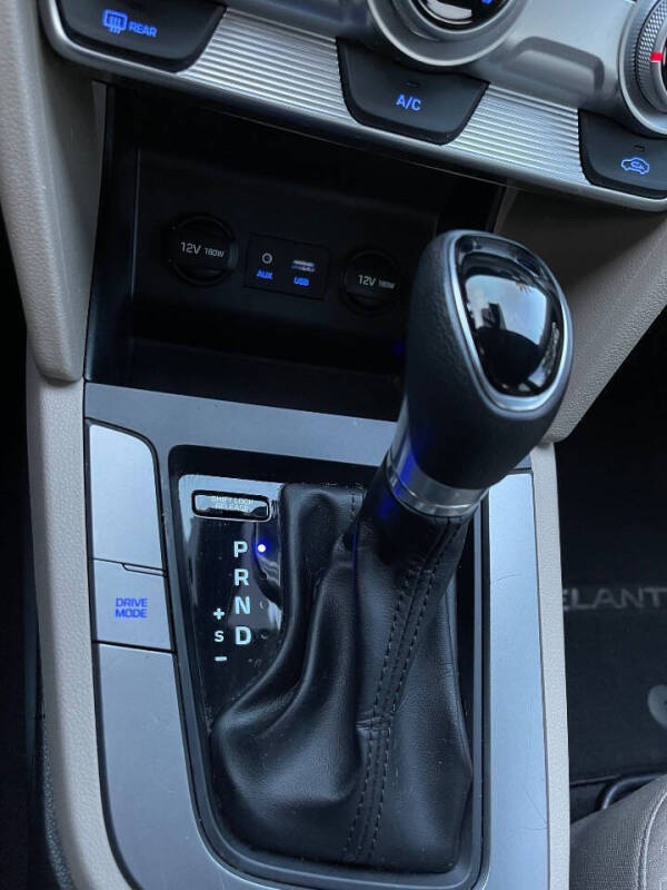 2019 Hyundai Elantra SEL