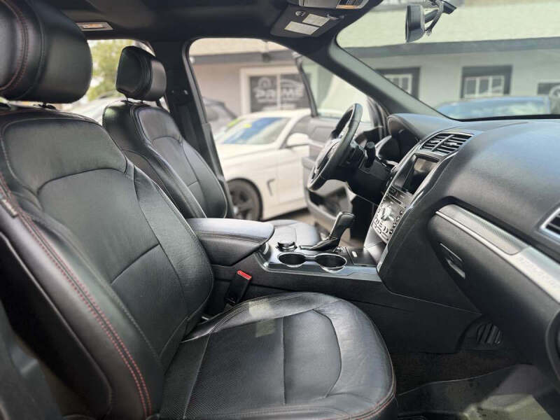 2017 Ford Explorer Sport