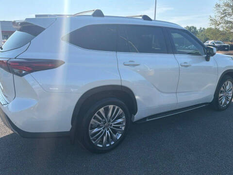 2024 Toyota Highlander Platinum