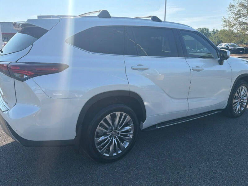 2024 Toyota Highlander Platinum